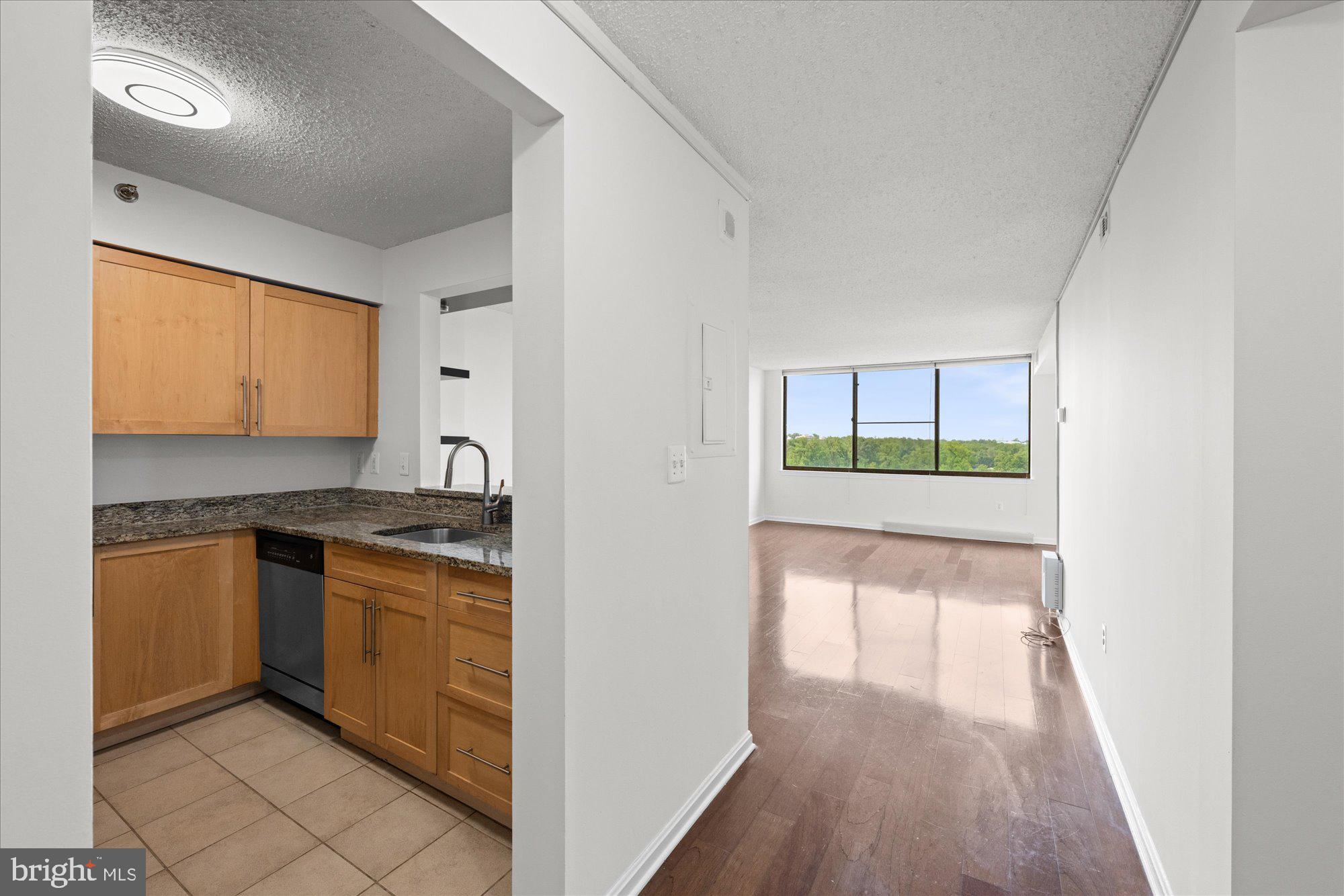 10101 GROSVENOR PLACE 1818