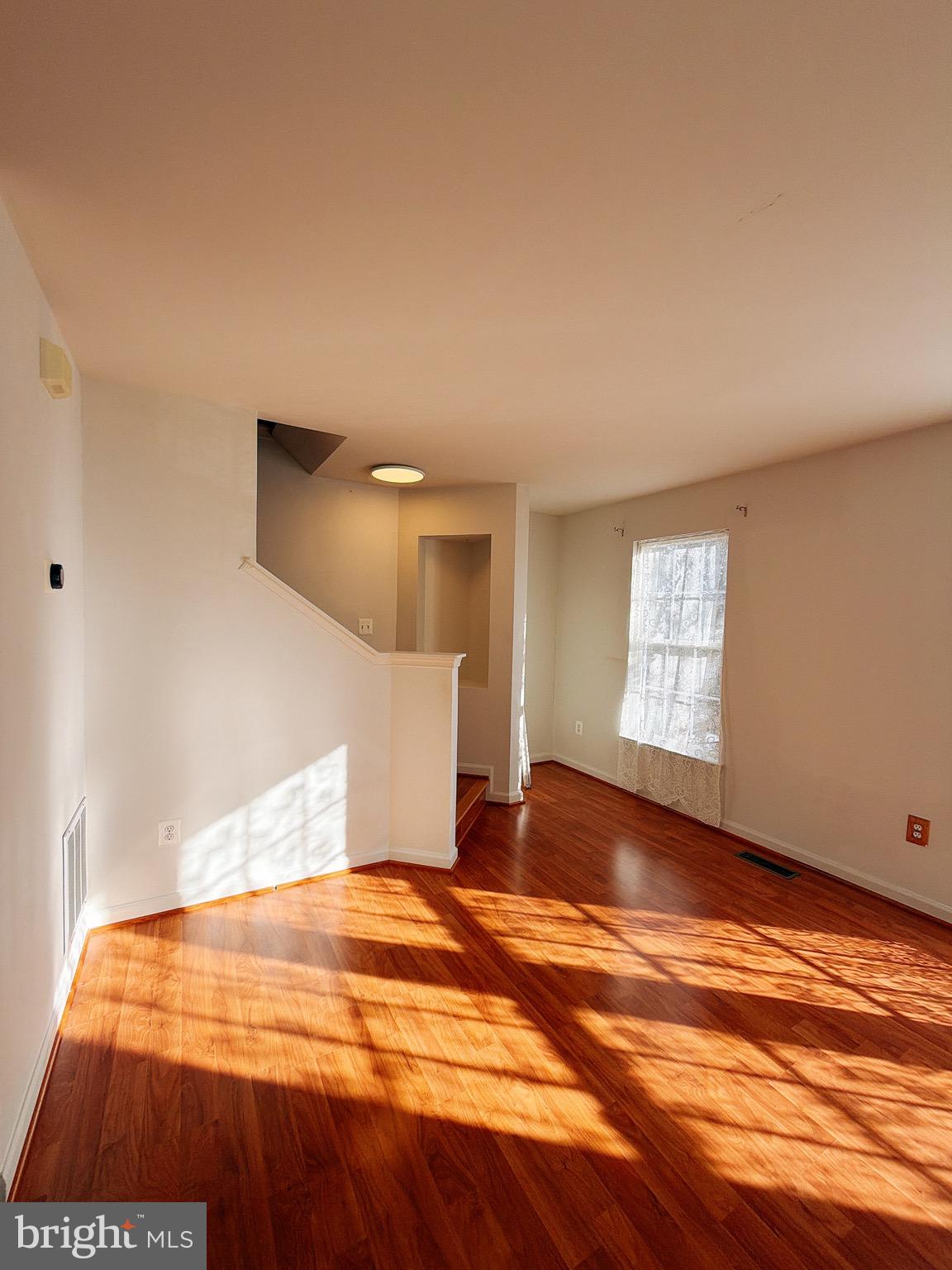 ASHBURN MANOR - Residential Lease