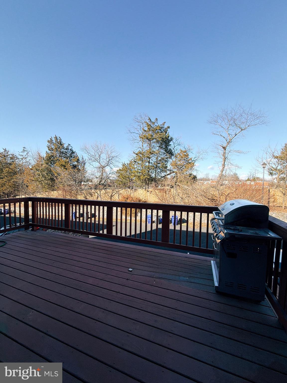 ASHBURN MANOR - Residential Lease