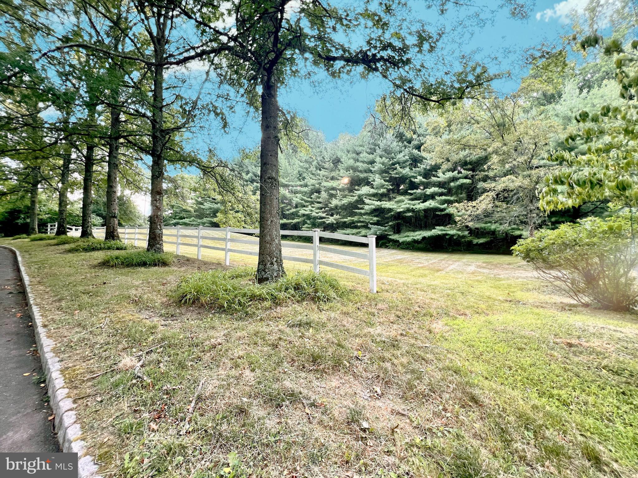 ASH MILL - Residential