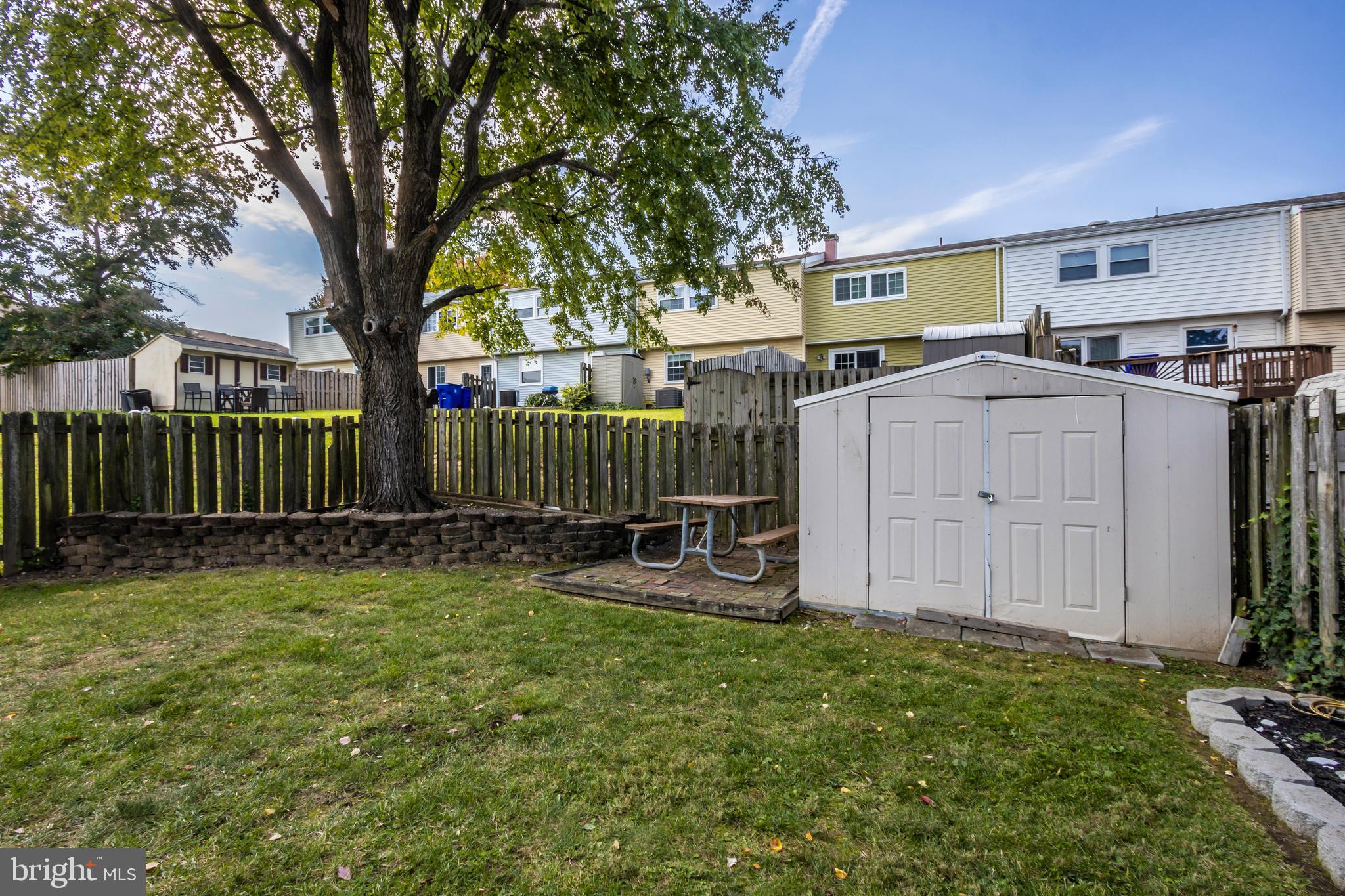 AMBER MEADOWS - Residential