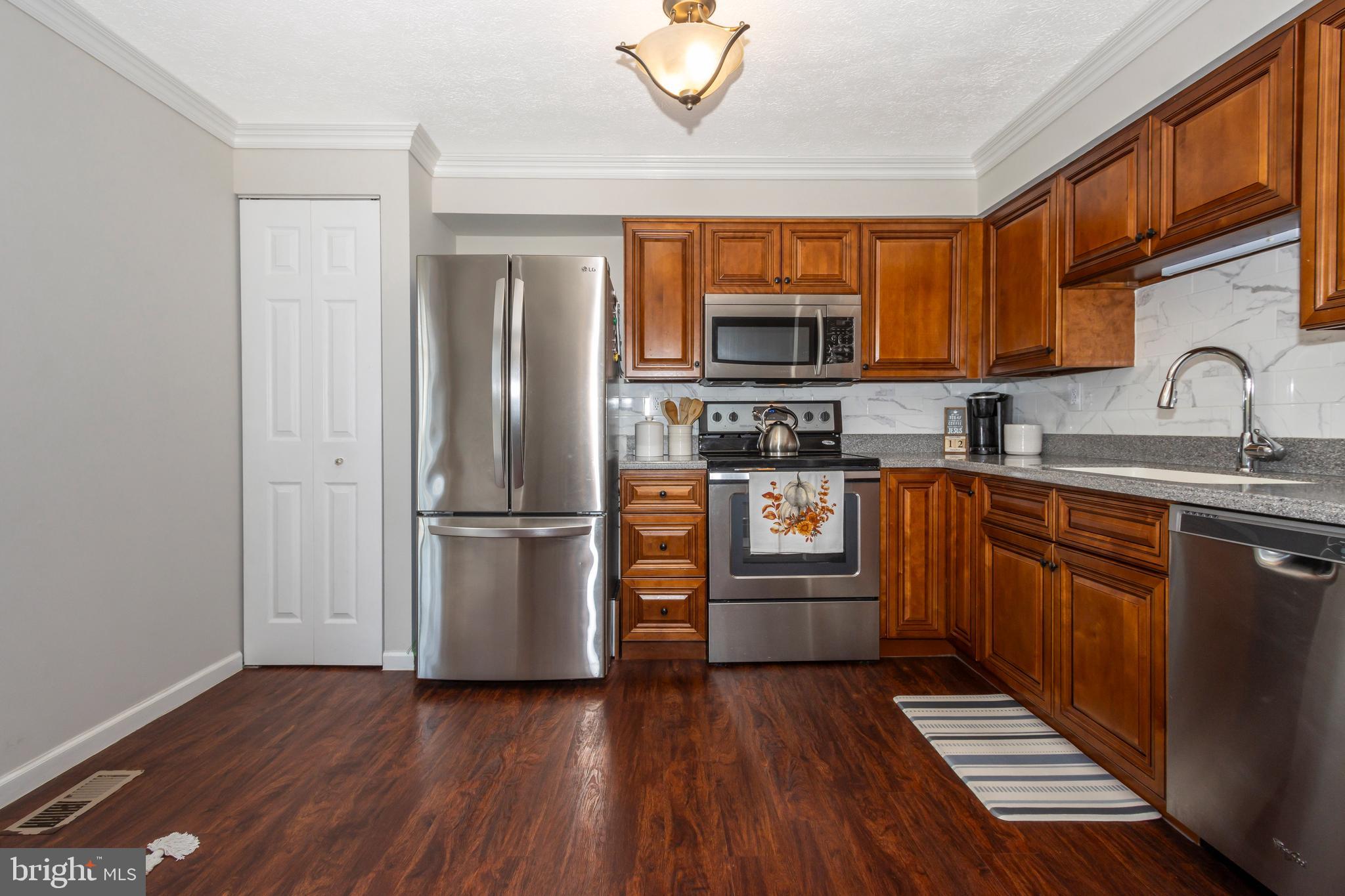 AMBER MEADOWS - Residential