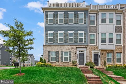Townhouse For Rent - 1680 Dunnington Place<br/> DUMFRIES, VA 22026