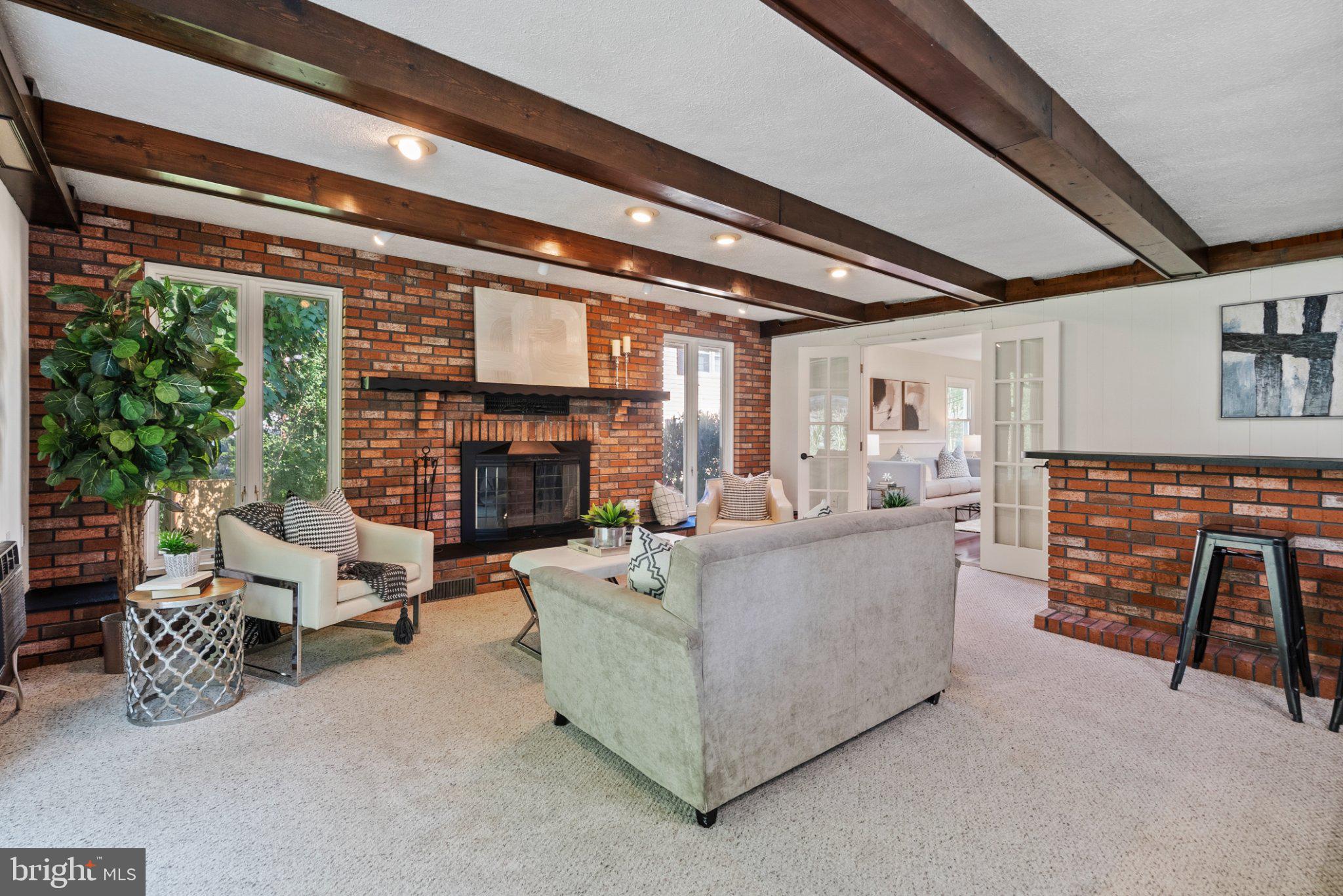 4005 WOODHAVEN LANE