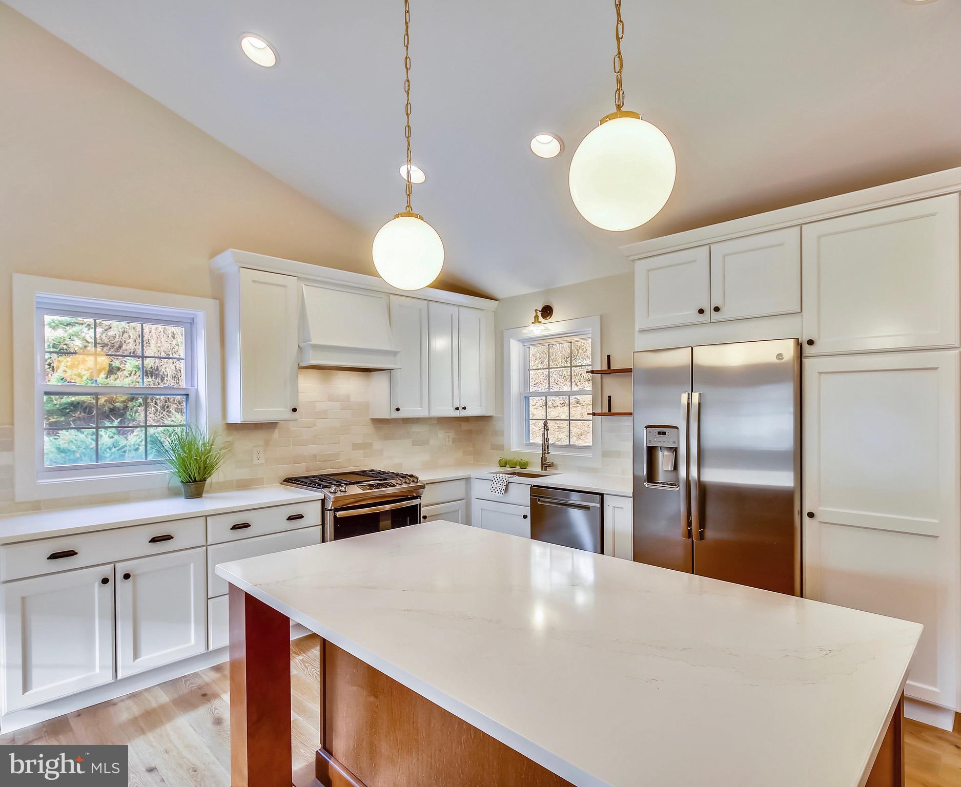 ROLLING VALLEY - Residential