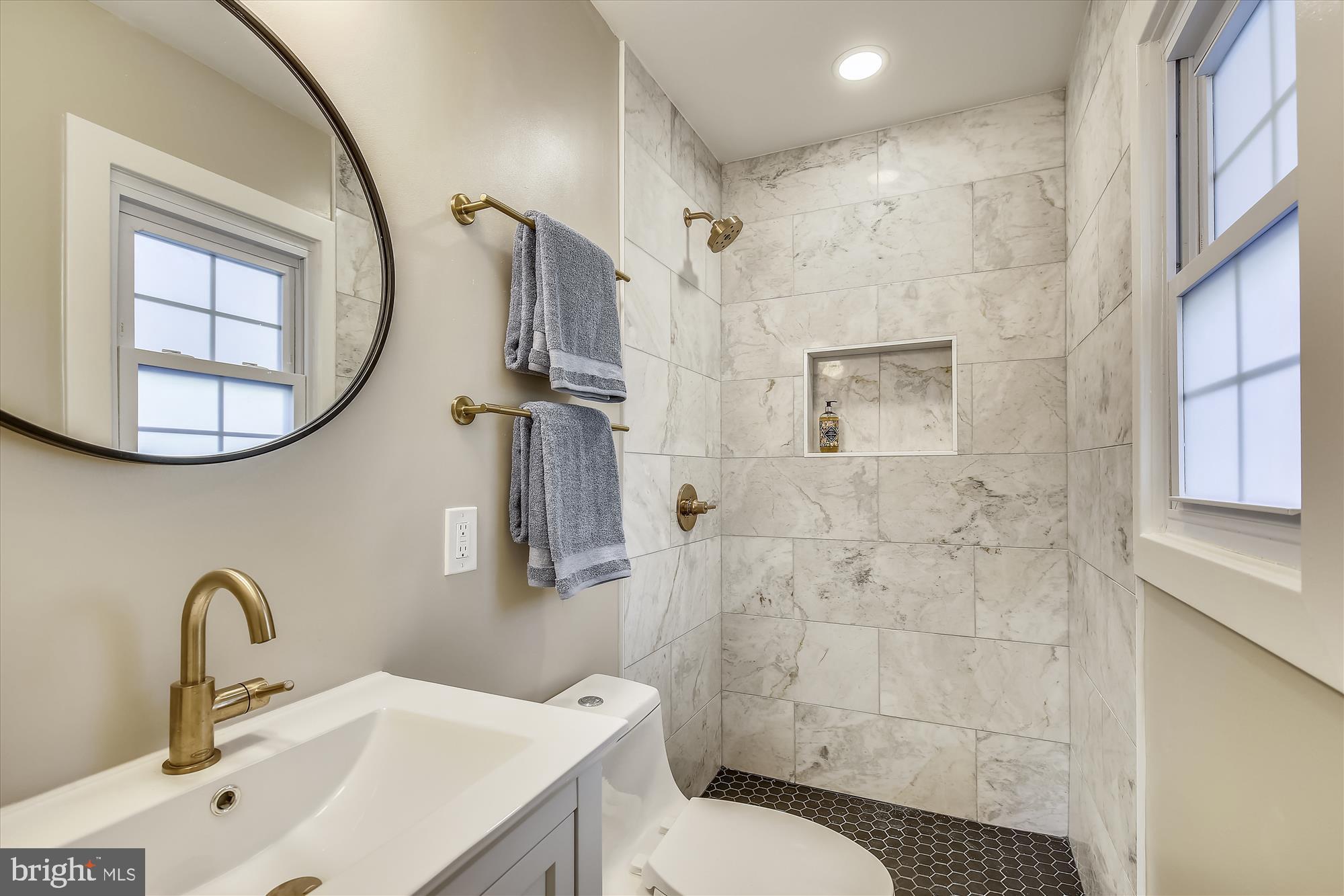 ROLLING VALLEY - Residential