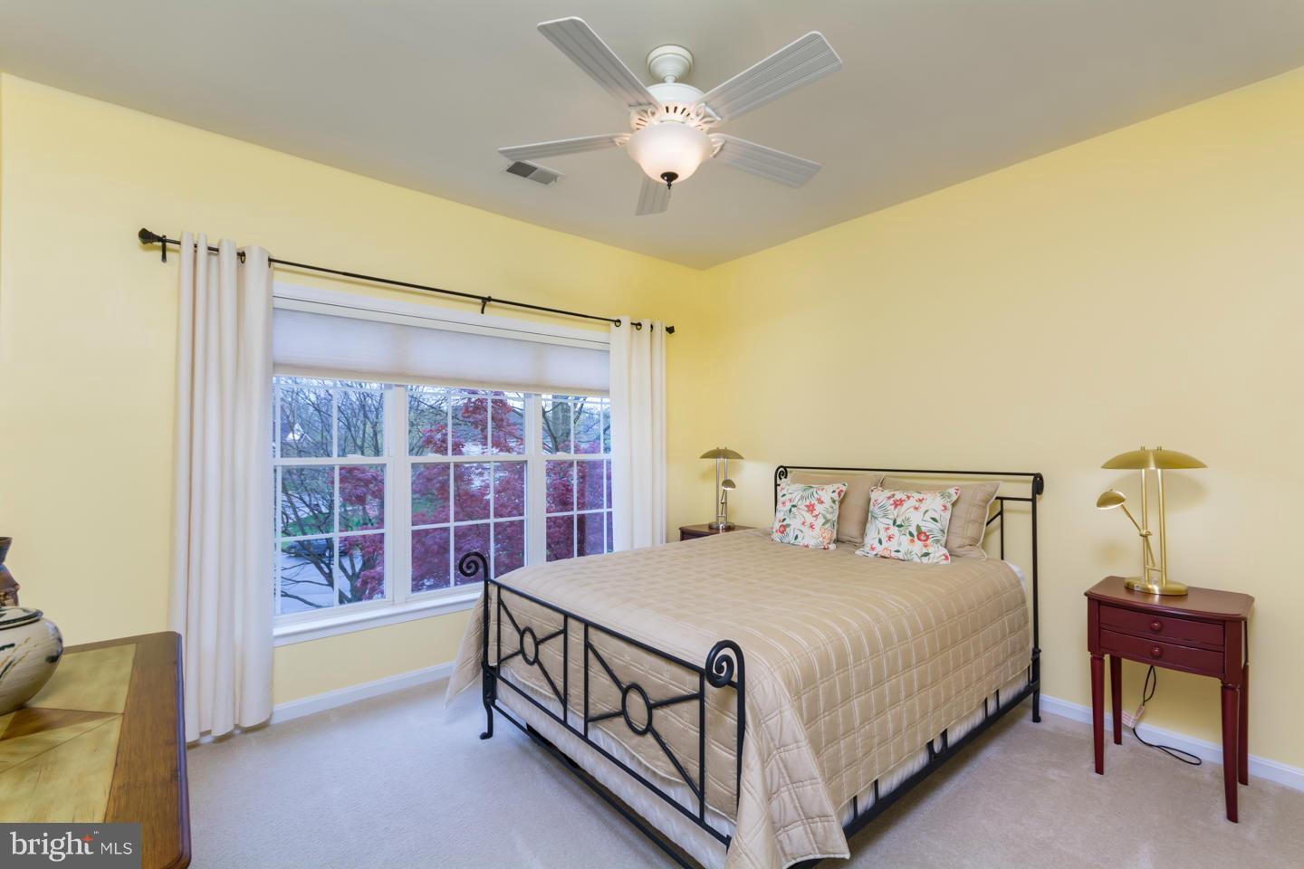 SIGNATURE AT BROADLANDS - Residential