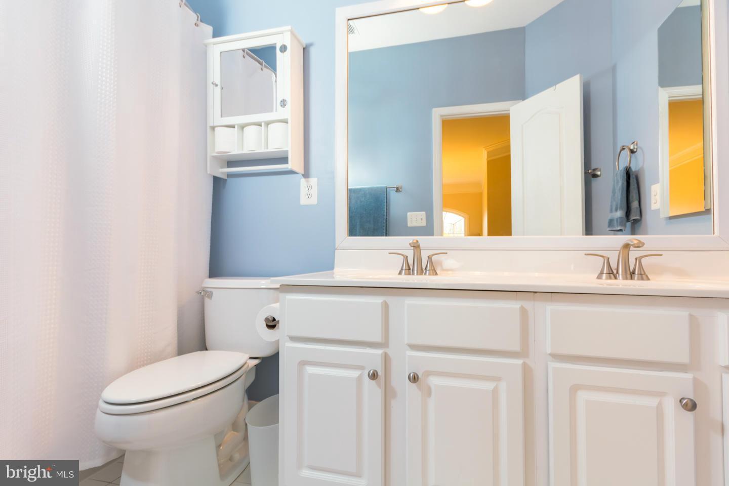 SIGNATURE AT BROADLANDS - Residential