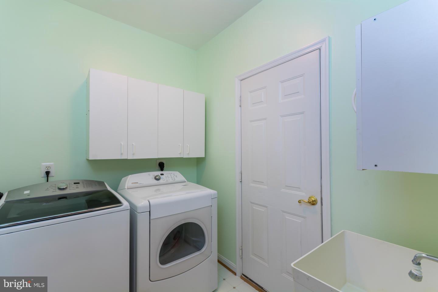 SIGNATURE AT BROADLANDS - Residential