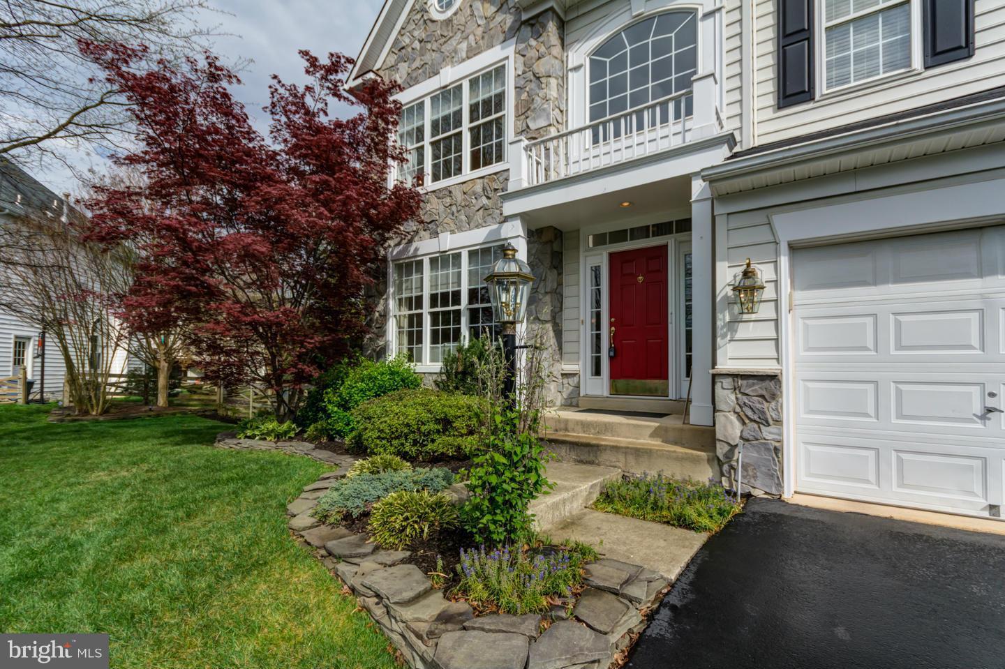 SIGNATURE AT BROADLANDS - Residential