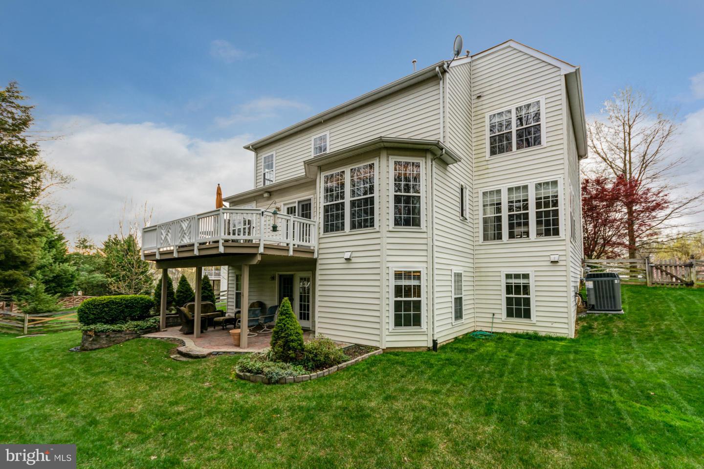 SIGNATURE AT BROADLANDS - Residential