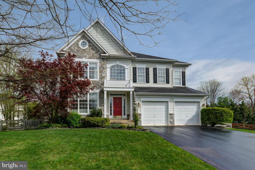 GORGEOUS 5BR 3.5BA END OF CUL-DE-SAC LOT IN SOUGHT AFTER BROADLANDS COMMUNITY-REMODELED KIT W/GRANITE, UPGRADED STAINLESS STEEL APPLIANCES & WHITE CABINETS-LARGE BRIGHT FR W/GAS STONE FP-MASTER SUITE W/REMODELED BATH & W/I CLOSET-FULLY FINISHED W/O BASEMENT W/5TH BR, RR & STORAGE AREA-CUSTOM DECK & BRICK PATIO W/FENCED IN REAR YARD-NEWER HVAC, SPRINKLER SYS