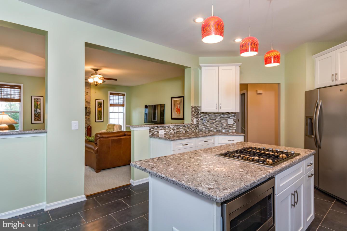 SIGNATURE AT BROADLANDS - Residential