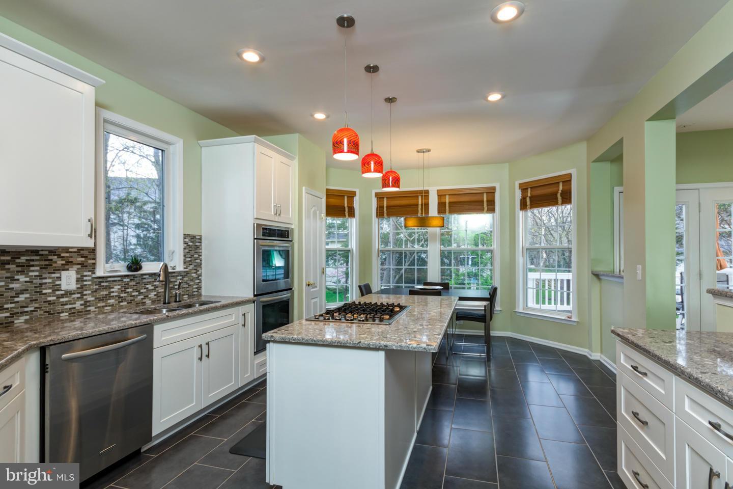 SIGNATURE AT BROADLANDS - Residential