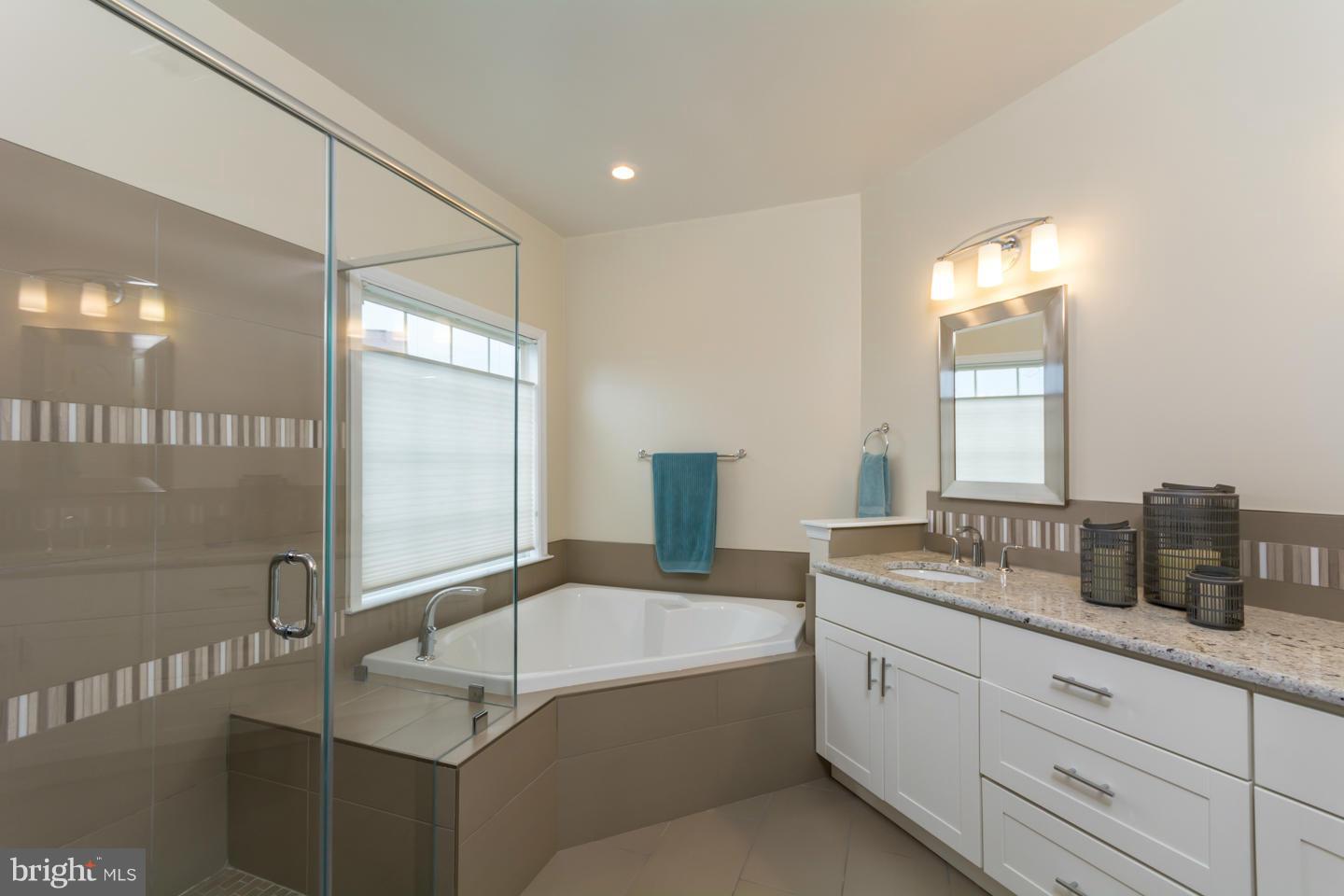 SIGNATURE AT BROADLANDS - Residential