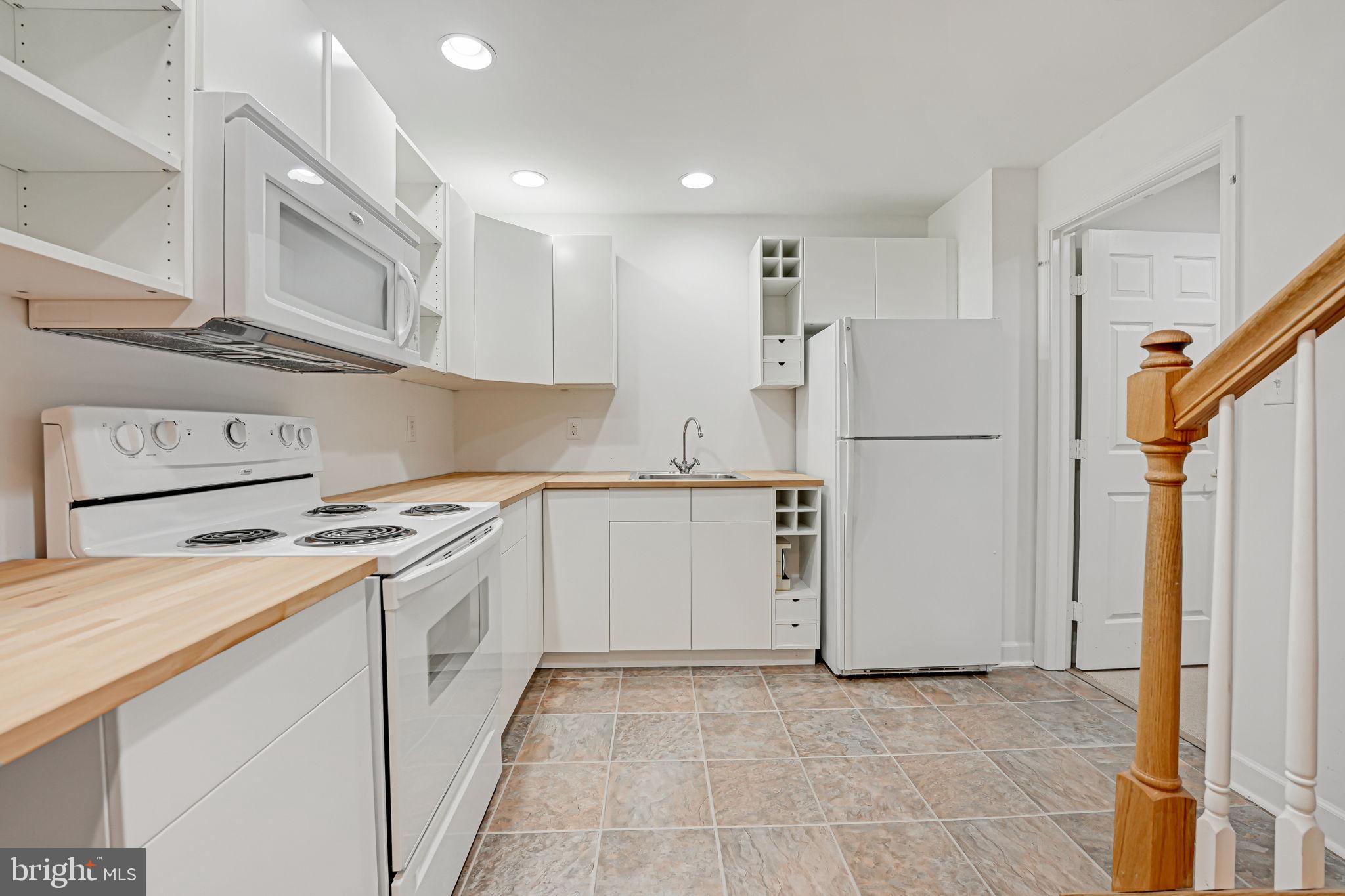 NEWPORT ESTATES - Residential