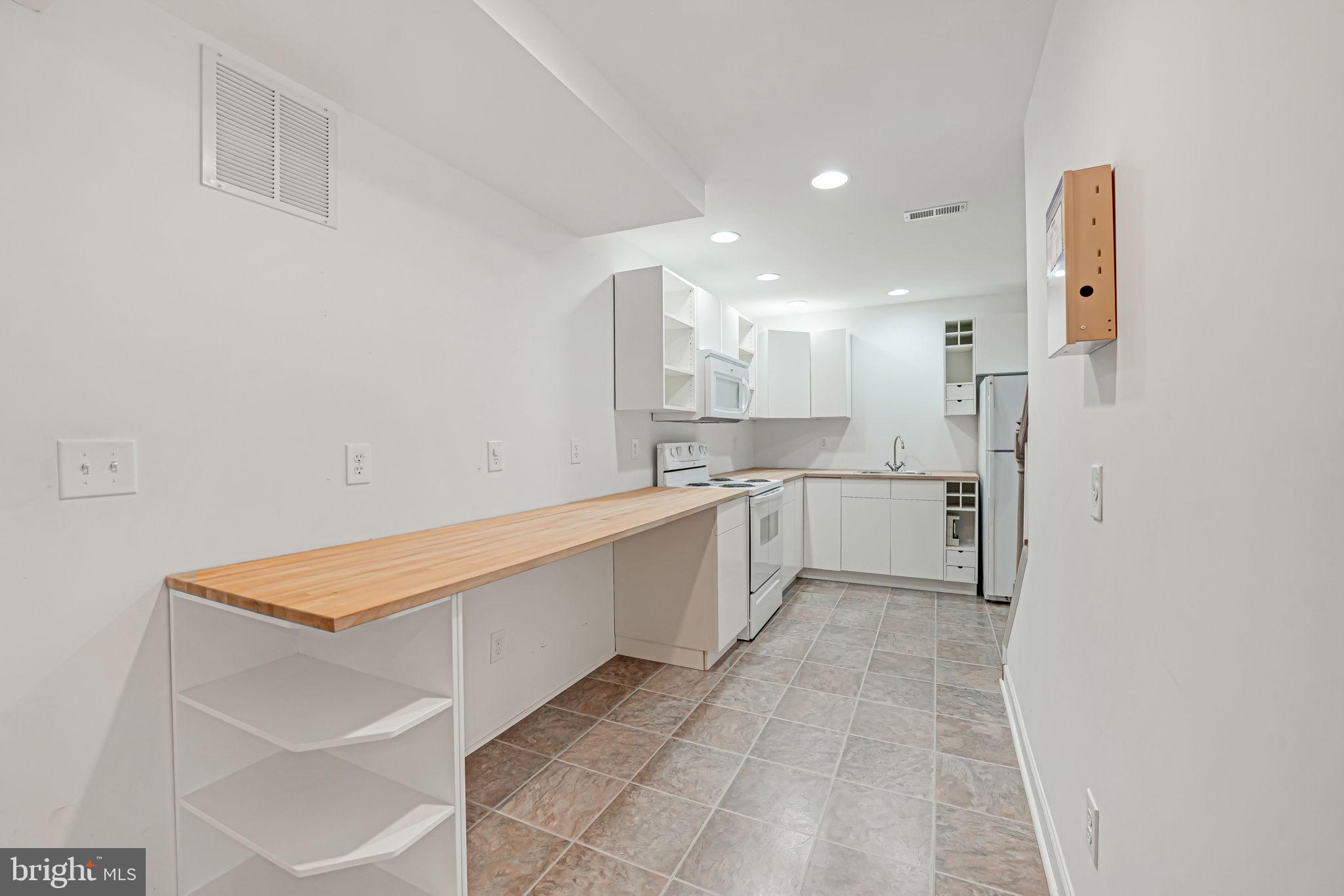 NEWPORT ESTATES - Residential