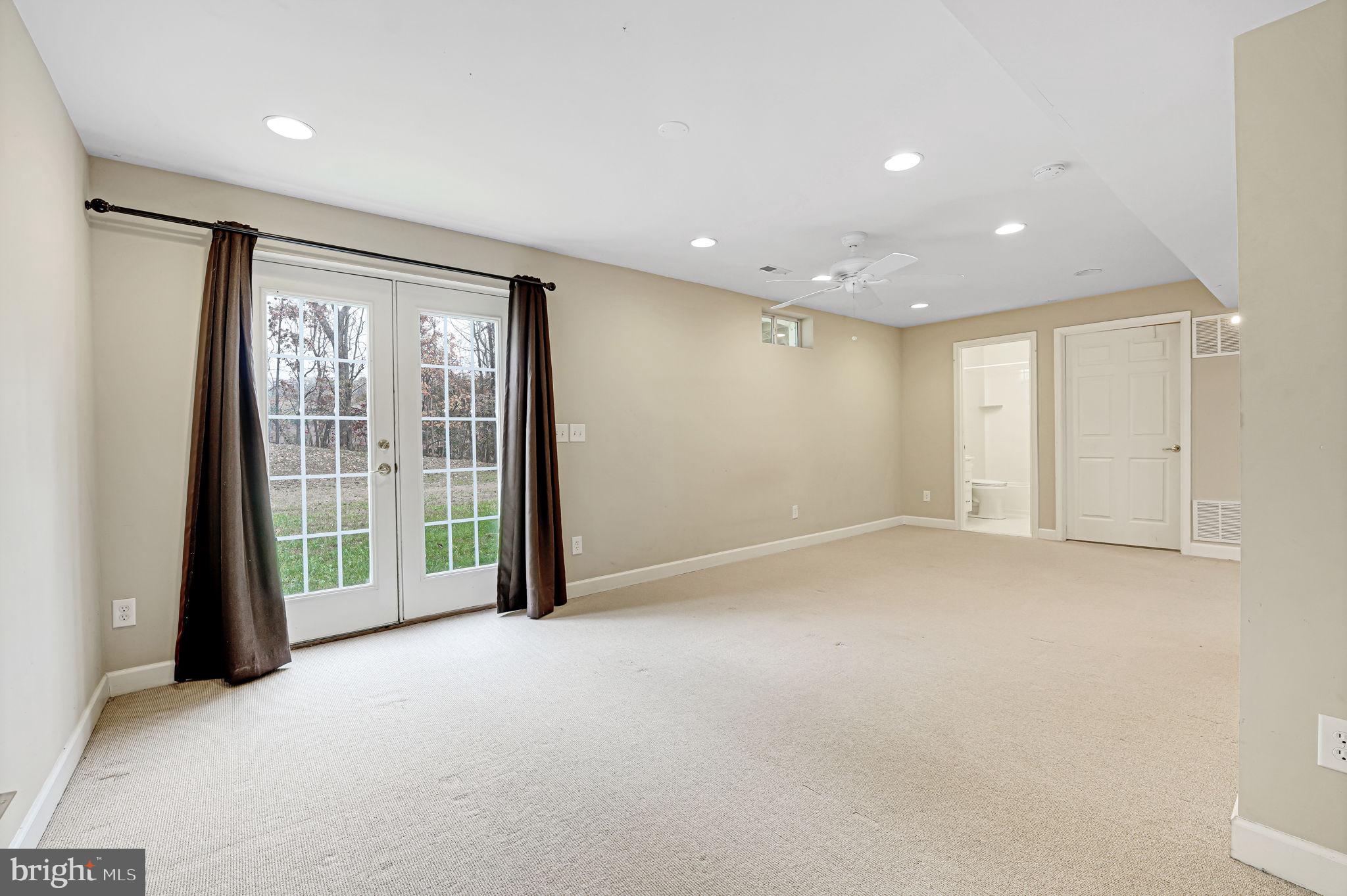 NEWPORT ESTATES - Residential