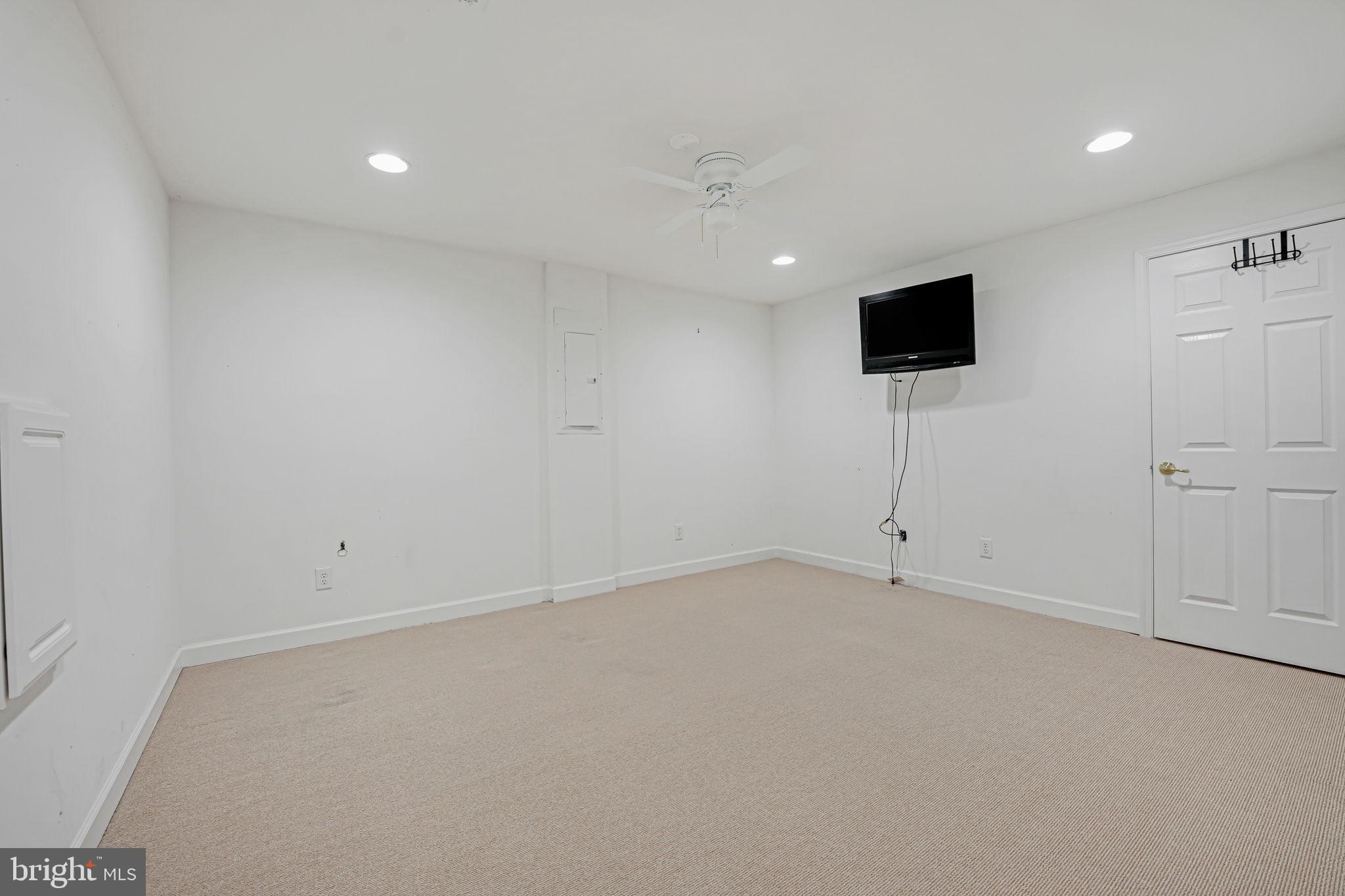 NEWPORT ESTATES - Residential