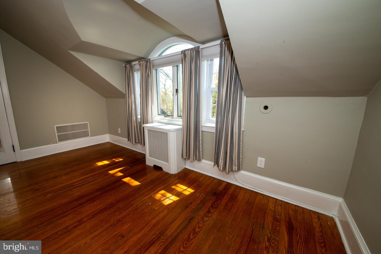 ELKINS PARK - Residential