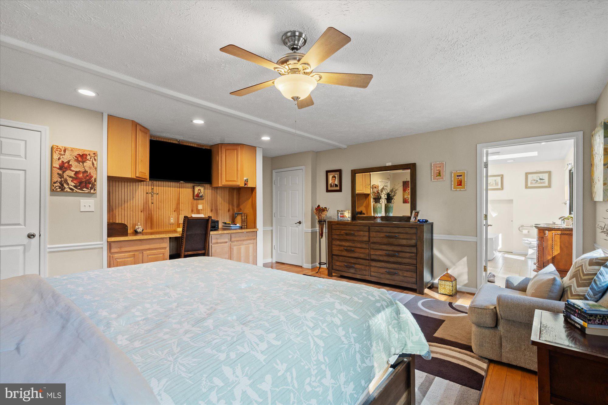 MINNIEVILLE MANOR - Residential