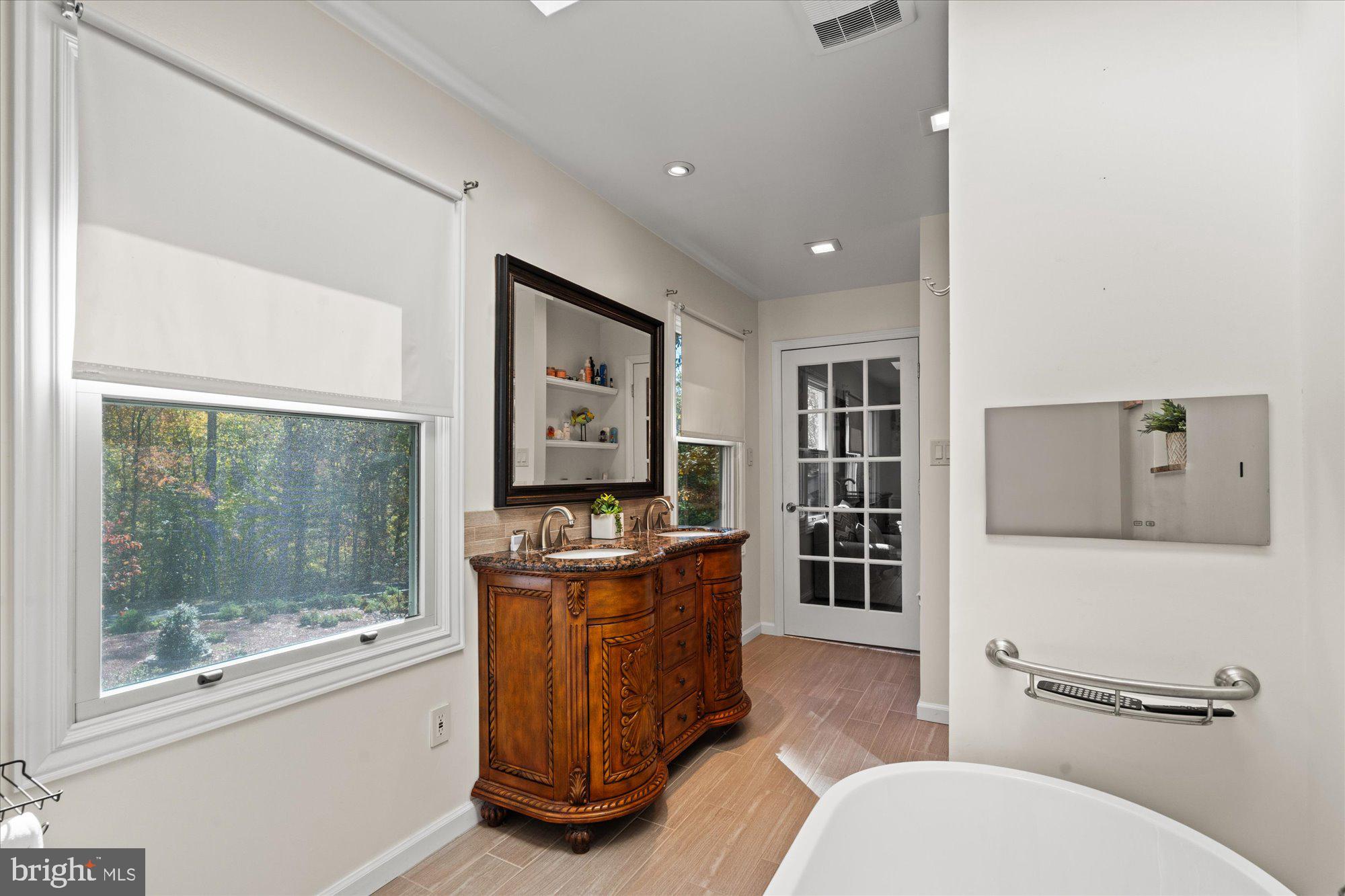 MINNIEVILLE MANOR - Residential