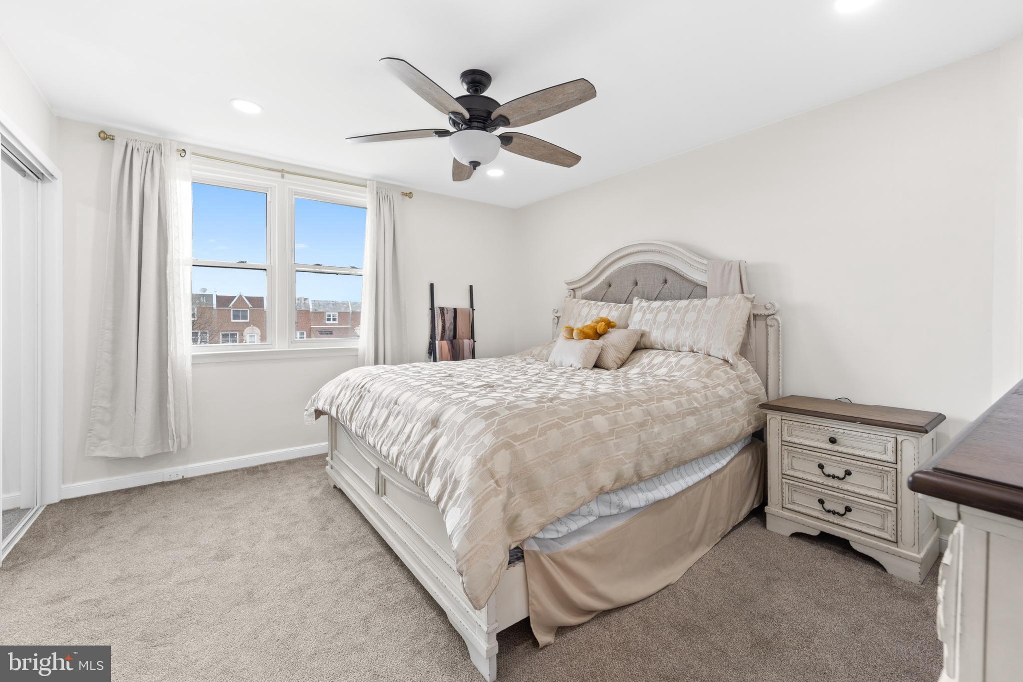 PHILADELPHIA (NORTHWEST) - Residential