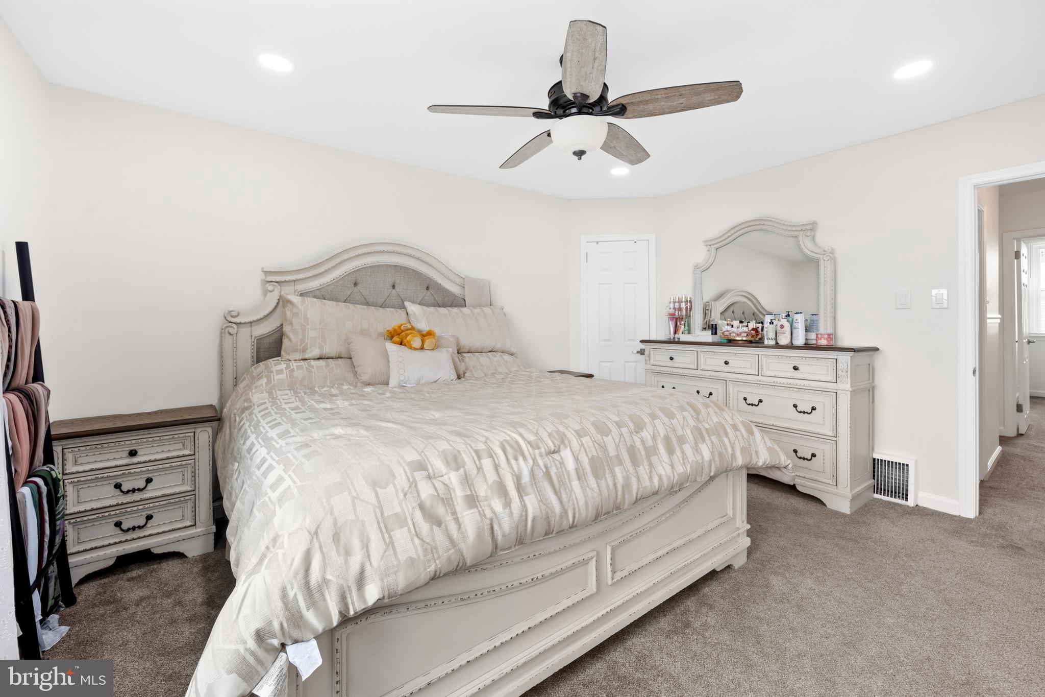 PHILADELPHIA (NORTHWEST) - Residential