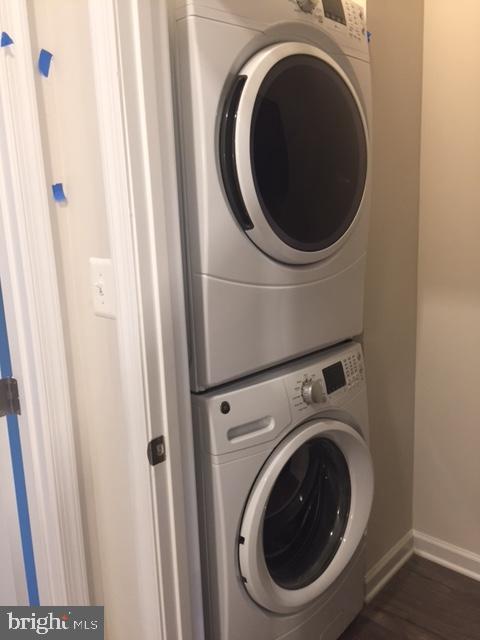 DISCOVERY SQUARE - Residential Lease