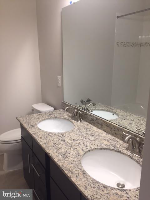 DISCOVERY SQUARE - Residential Lease