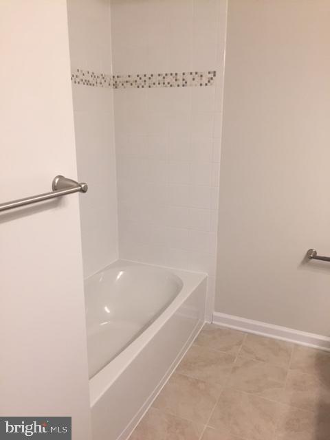 DISCOVERY SQUARE - Residential Lease