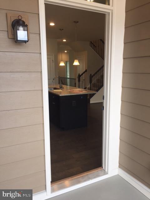 DISCOVERY SQUARE - Residential Lease