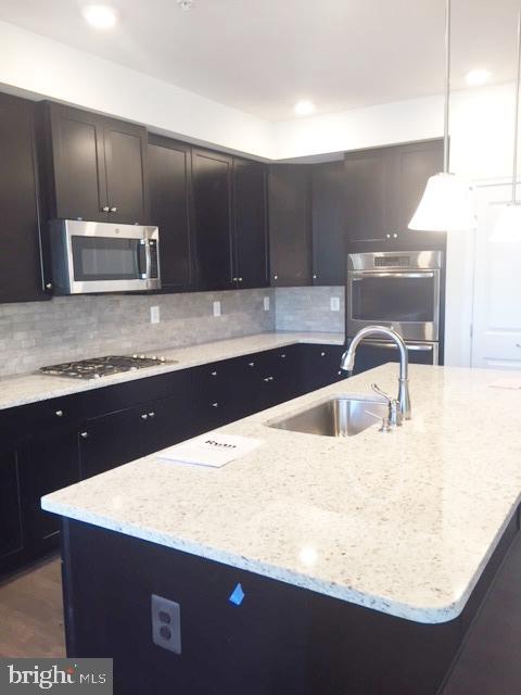 DISCOVERY SQUARE - Residential Lease