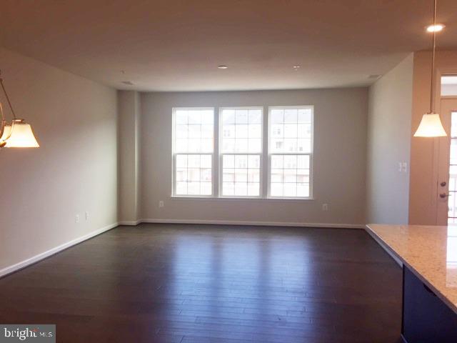 DISCOVERY SQUARE - Residential Lease