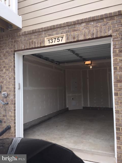 DISCOVERY SQUARE - Residential Lease