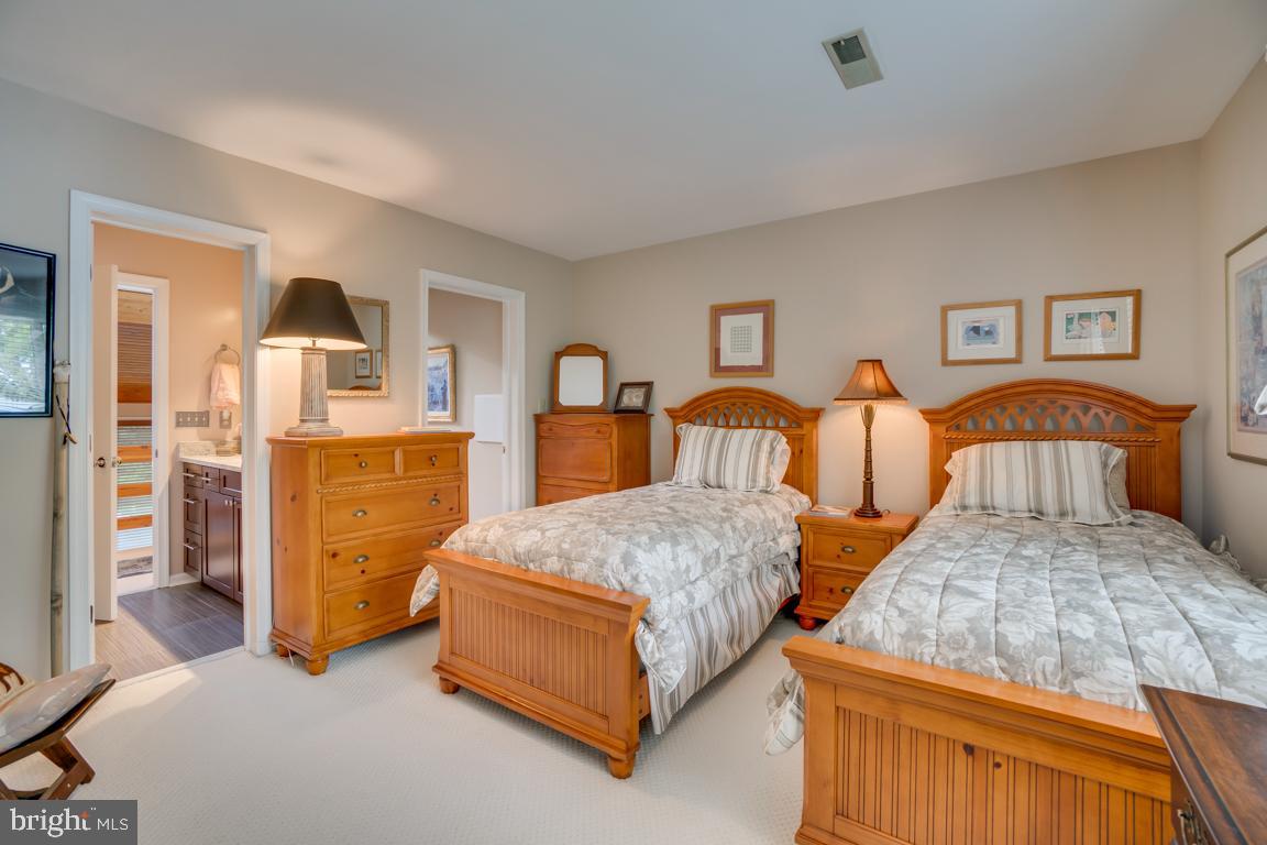 LAKE OF THE WOODS - Residential