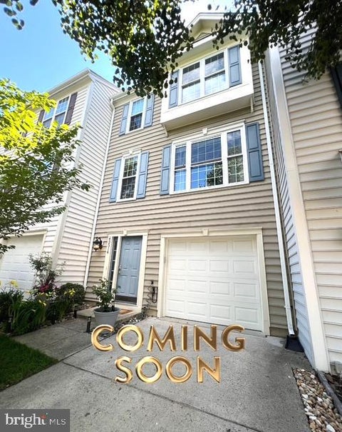 Photo of 43514 Greenwich Square, ASHBURN, VA 20147 (MLS # VALO2128944)