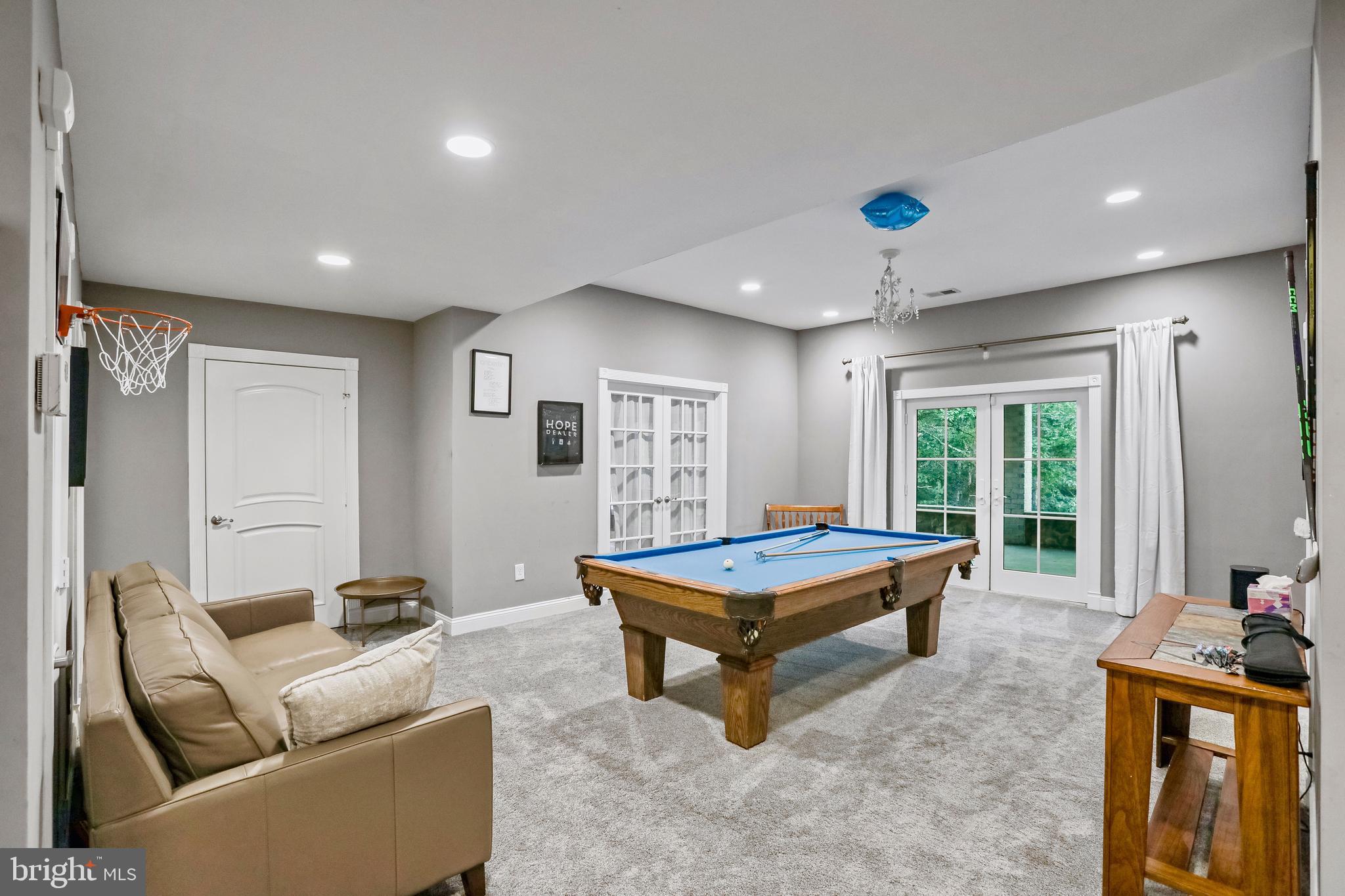 HUNTING RIDGE FOREST - Residential