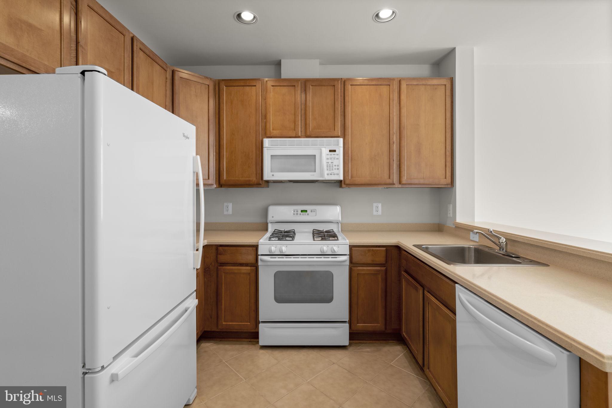 ENCLAVE AT ELLICOTT HILLS - Residential