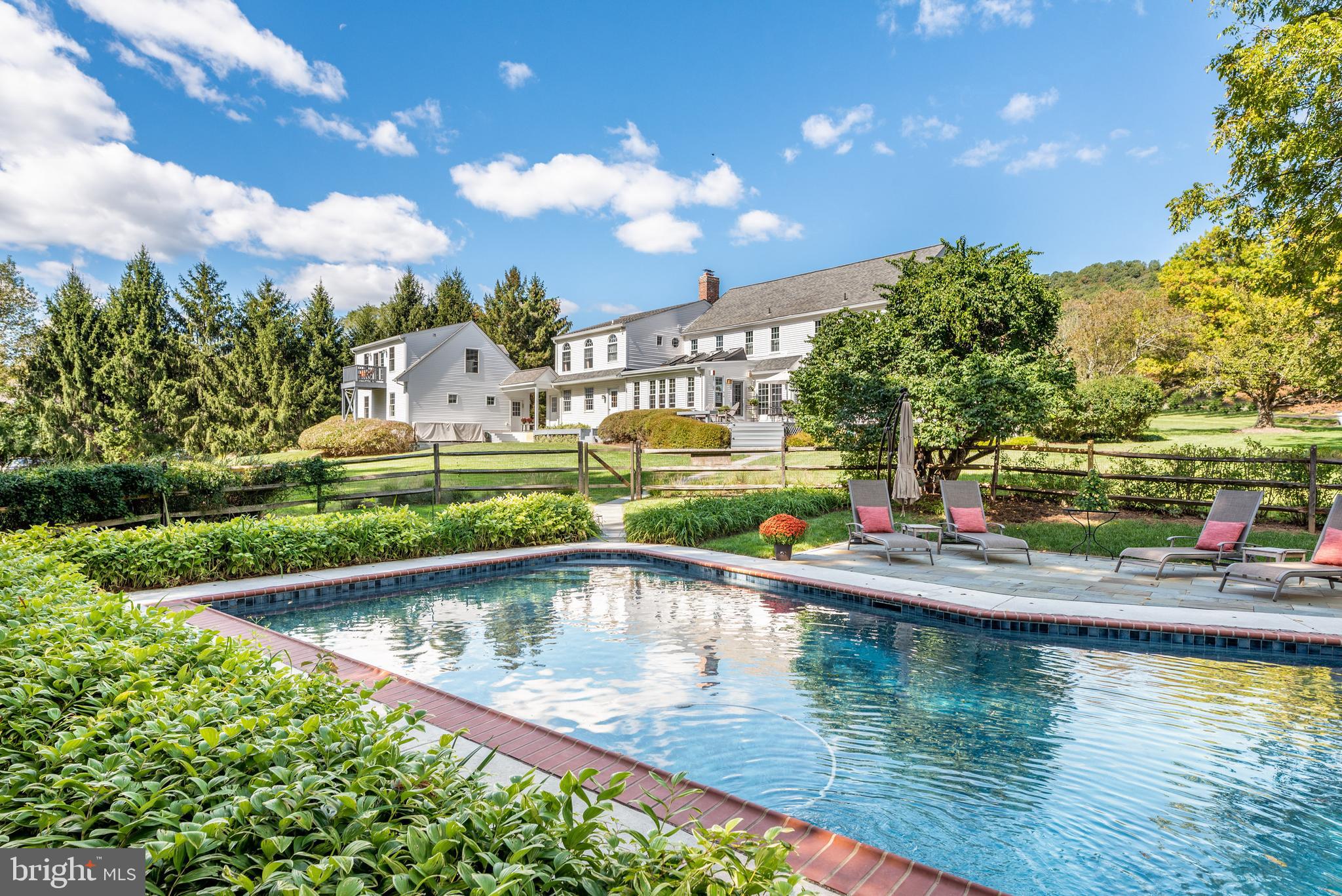 VALLEY CREEK FARM - Residential