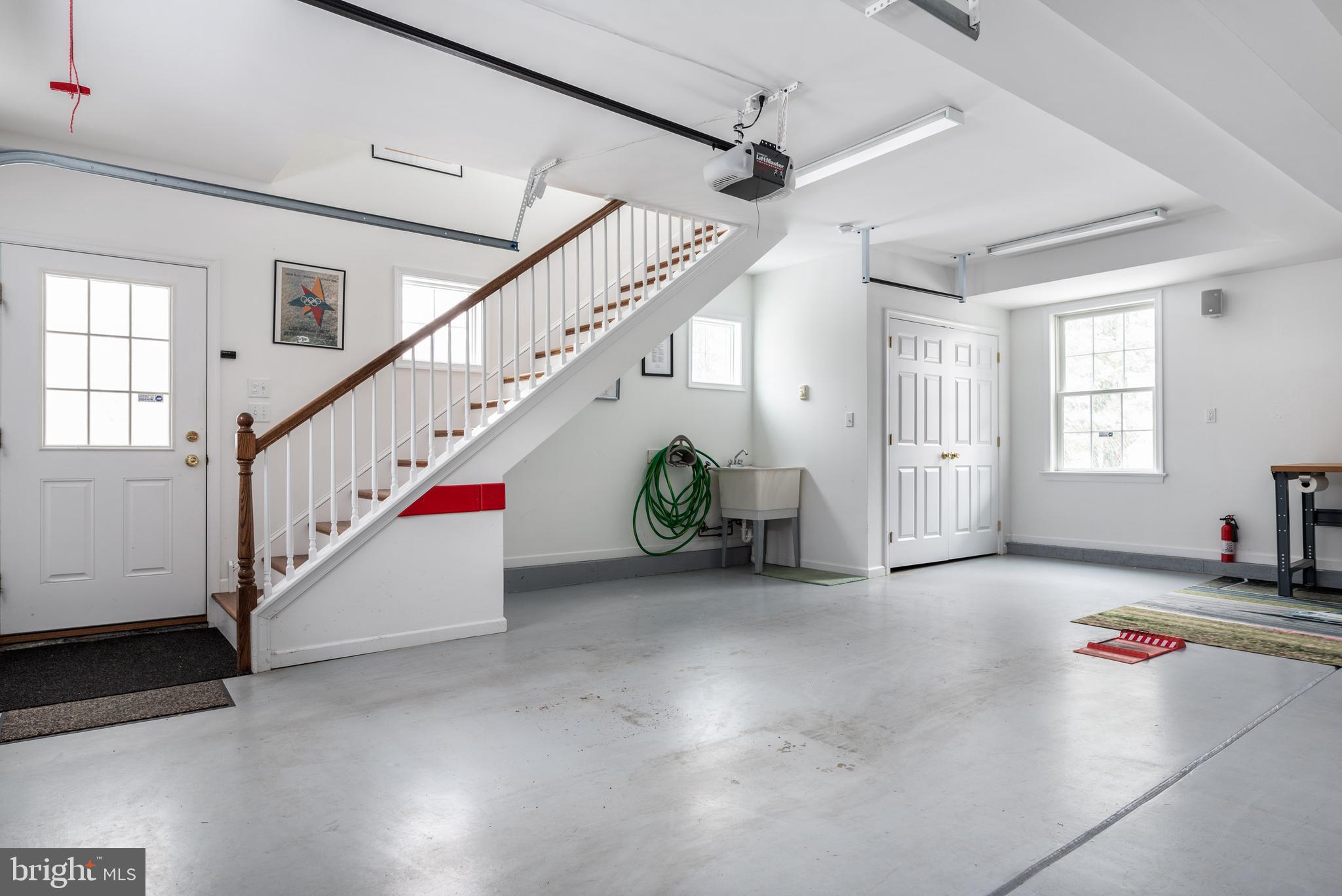 VALLEY CREEK FARM - Residential