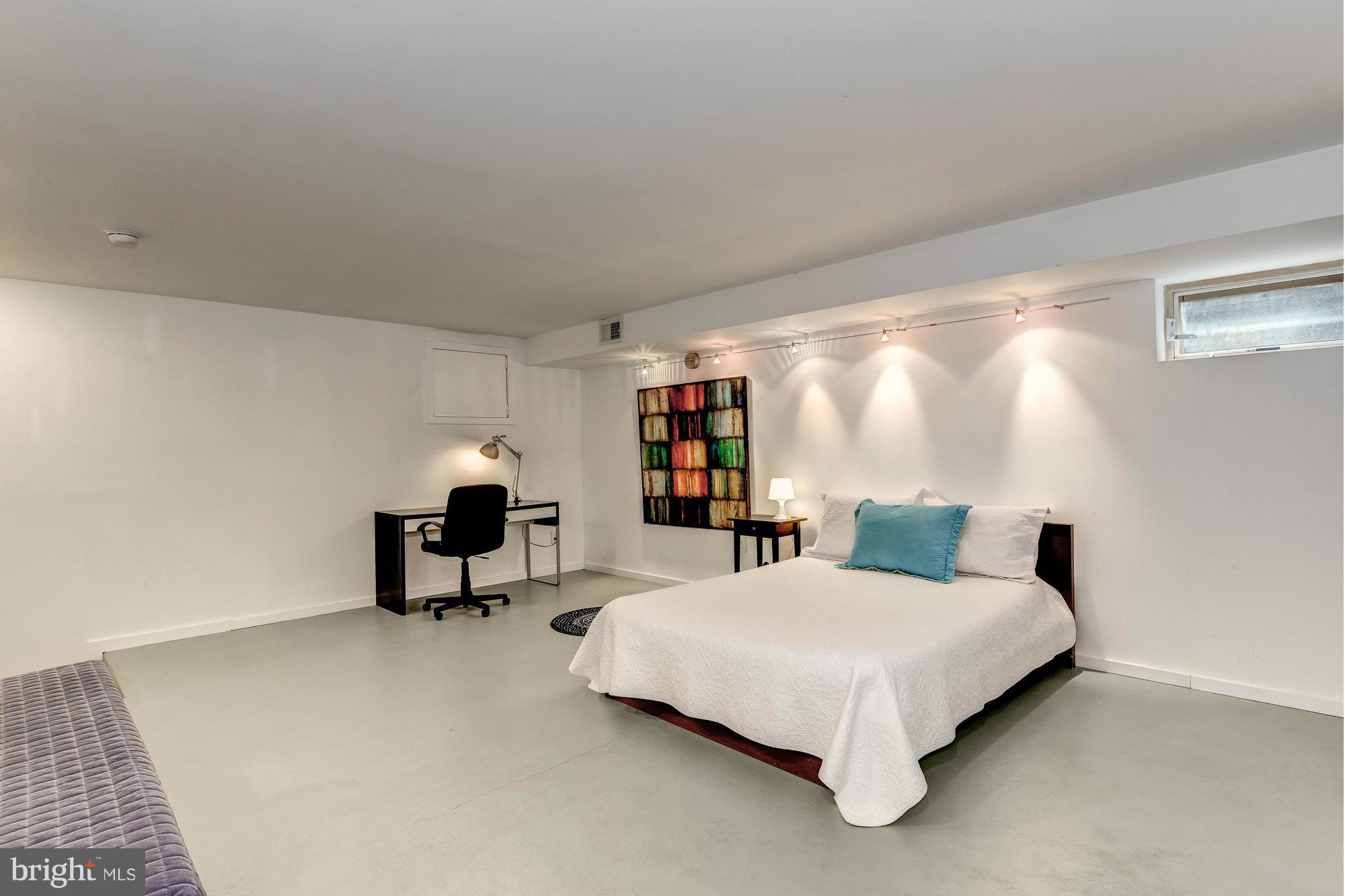 BURNING TREE VALLEY - Residential