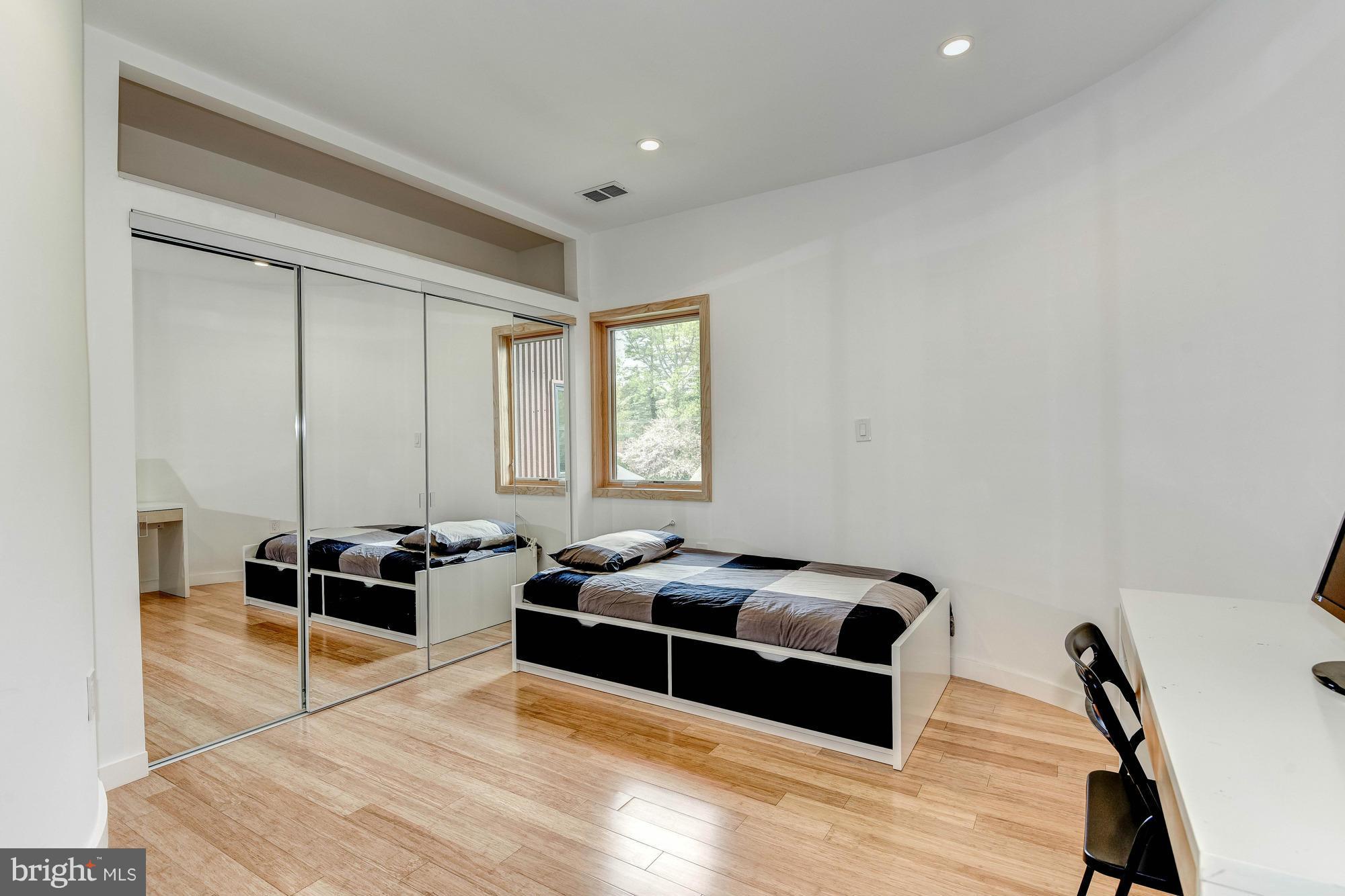 BURNING TREE VALLEY - Residential