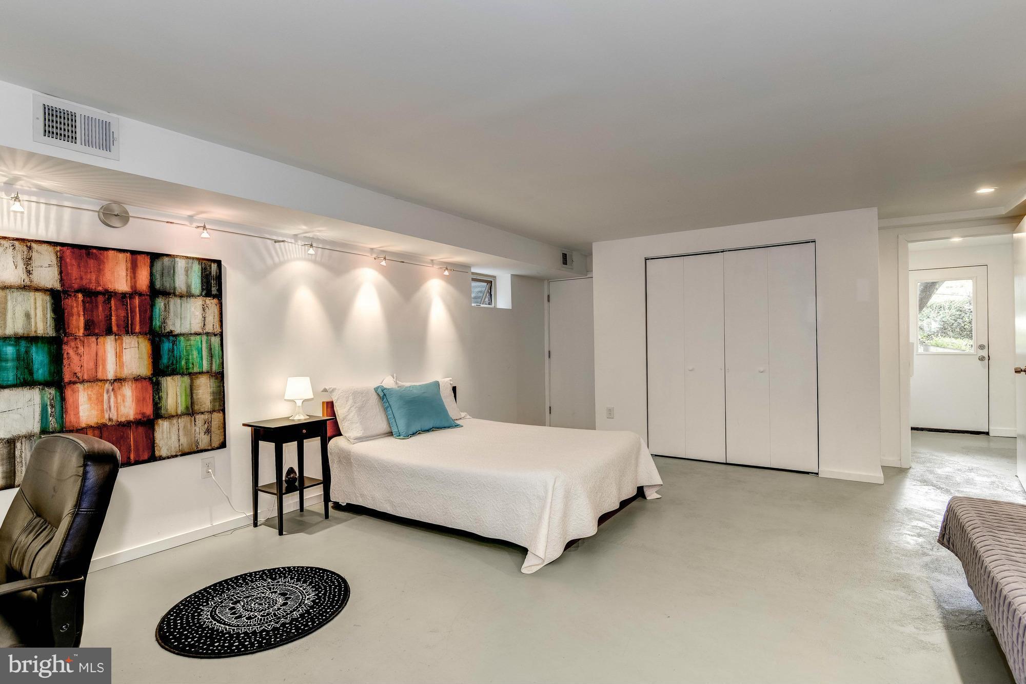 BURNING TREE VALLEY - Residential