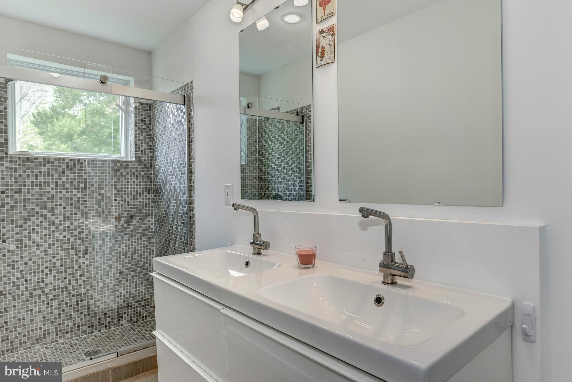 BURNING TREE VALLEY - Residential