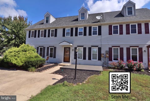 Townhouse For Sale - 102 Garrett Circle<br/> EPHRATA, PA 17522