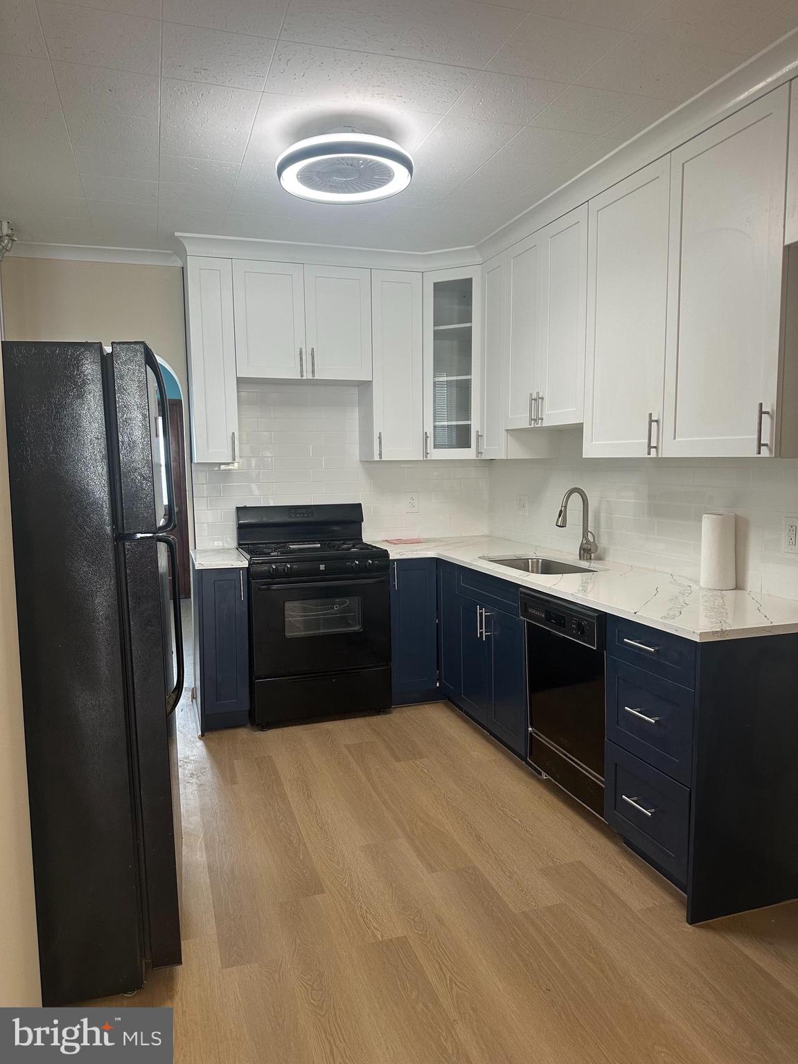 PORT RICHMOND - Residential