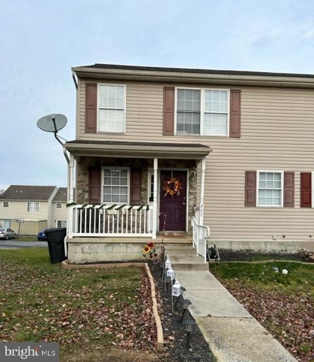 Photo of 207 Perthshire Drive, Lancaster, PA 17603 (MLS # PALA2044432)