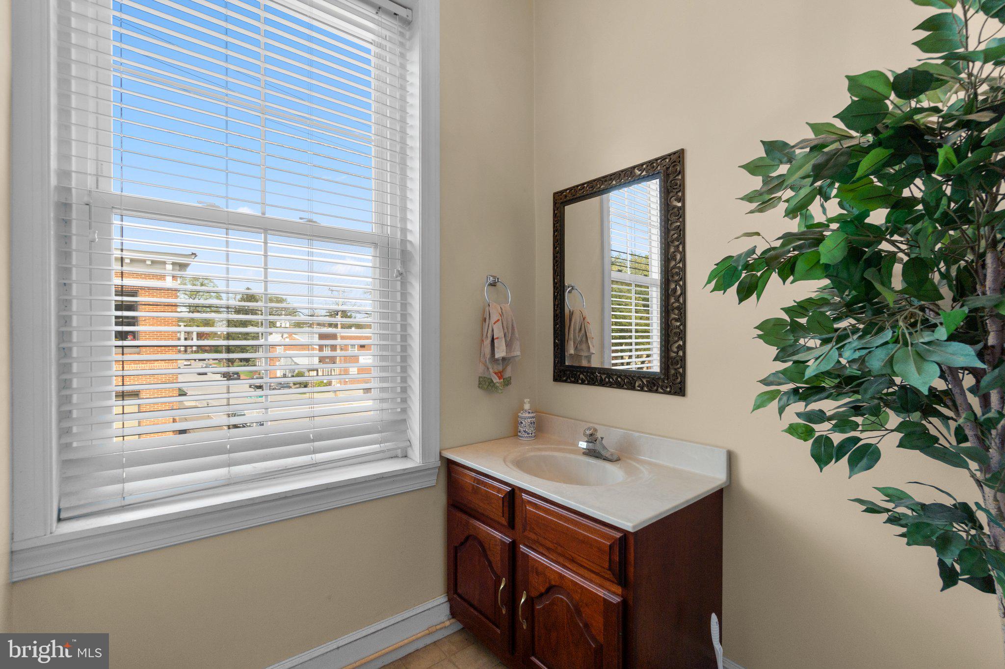 DOWNTOWN WESTMINSTER - Commercial Sale