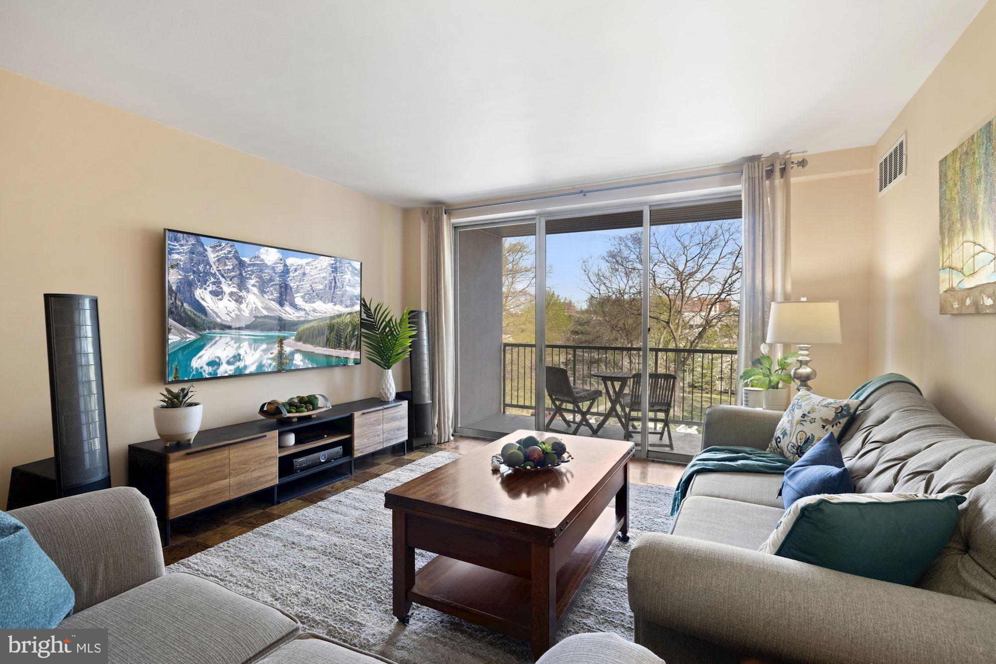 WHITEHALL - Residential